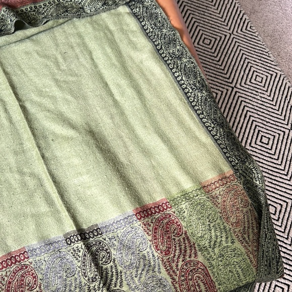 Pashmina Wrap - Picture 4 of 4